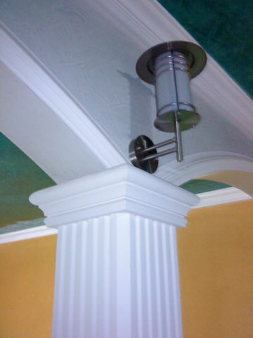 Los capiteles en las columnas las distinguen
