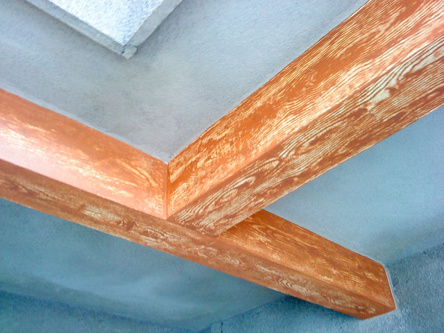 Trabes de concreto que parecen madera